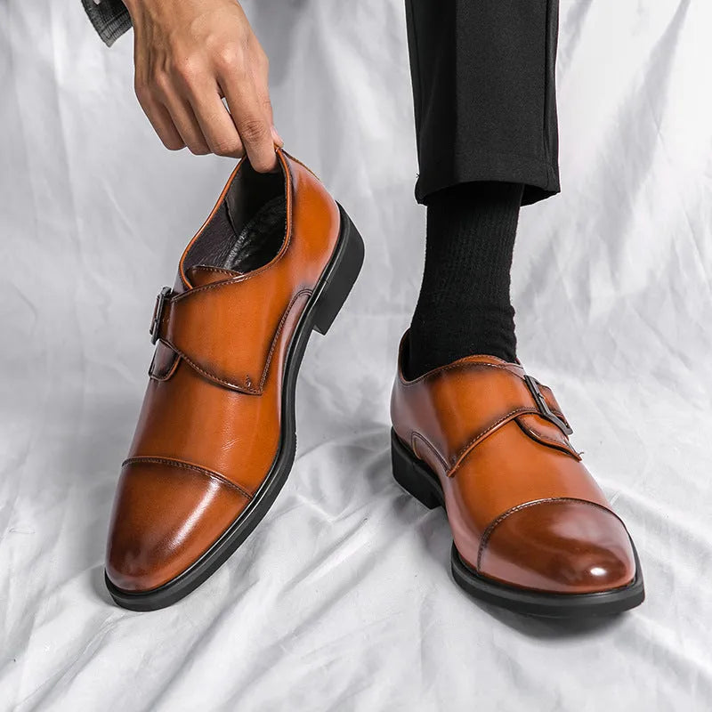 Low-cut British-style flat heel pumps in black with artificial PU upper and rubber sole