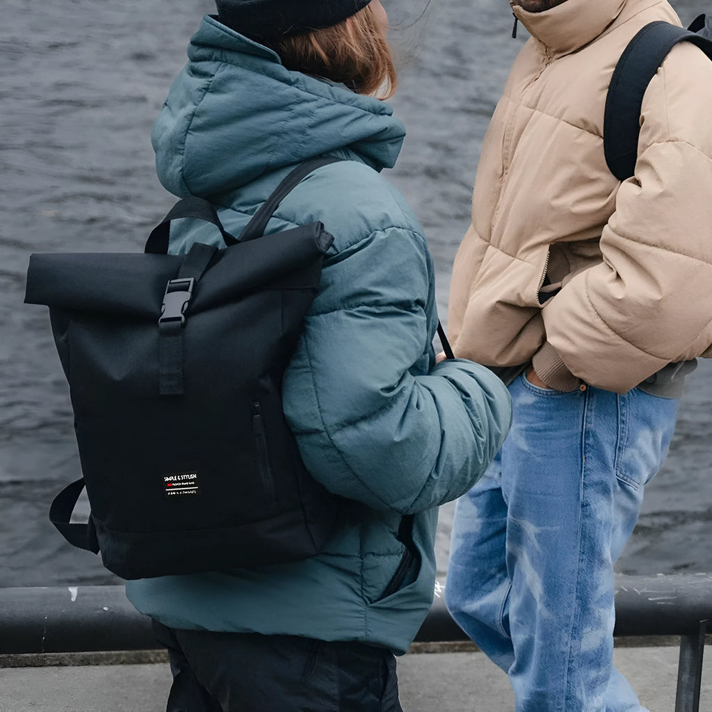 Women's expandable Oxford cloth backpack in black, roll size 50x35x12 cm