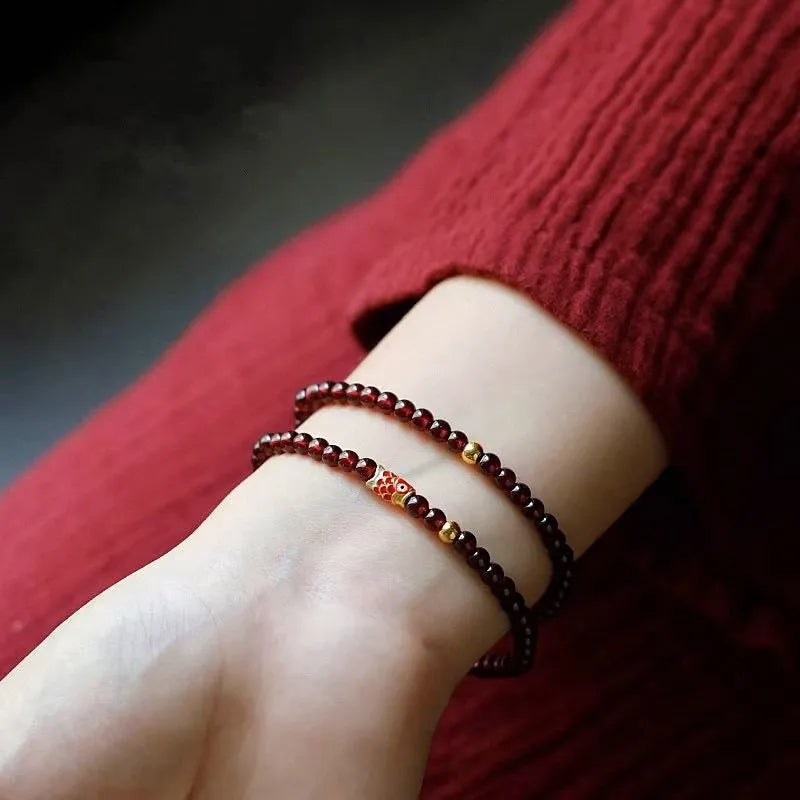 Retro wine red glass bead bracelet for women in new Chinese style design