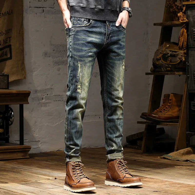 Men's skinny fit jeans in retro colour with stretch cotton denim fabric and zip fly