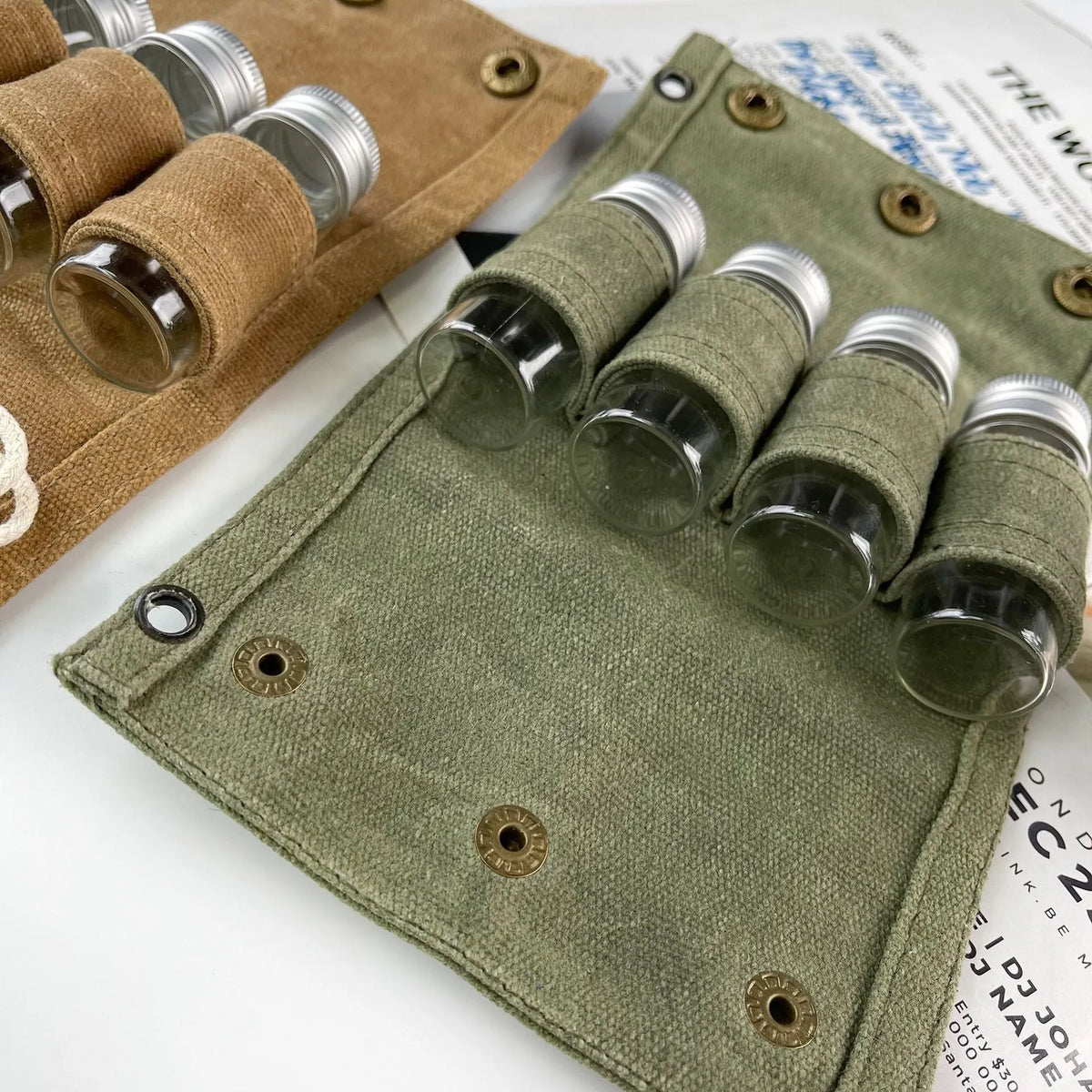 Outdoor picnic plastic cutlery set with napkin and canned canvas spice storage kit in army green or khaki, square under 300 ml, with canvas bag