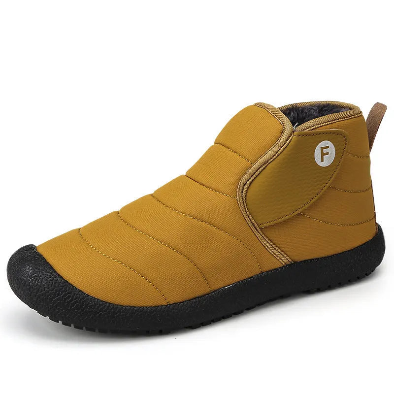 Men's waterproof snow boots in black with cotton upper and rubber sole