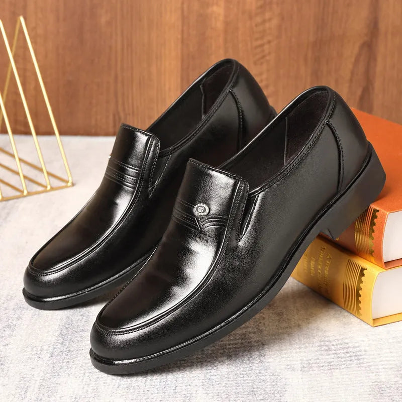 Men's black and brown plus size casual shoes with PU leather upper and rubber sole