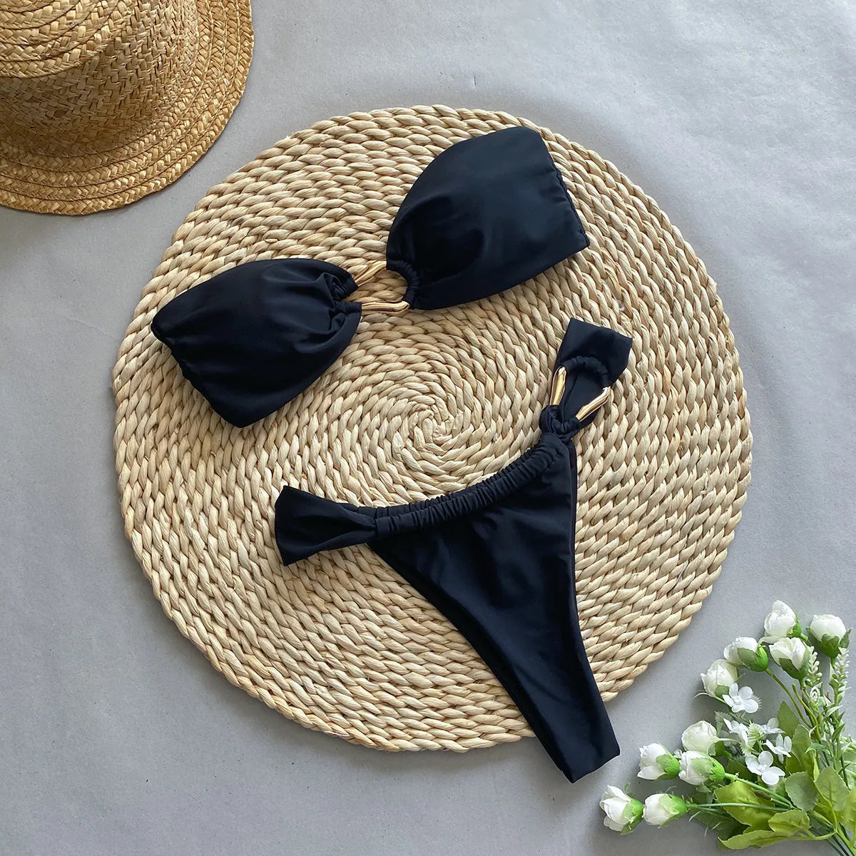 Black low-waist women's bikini set with split briefs for swimming