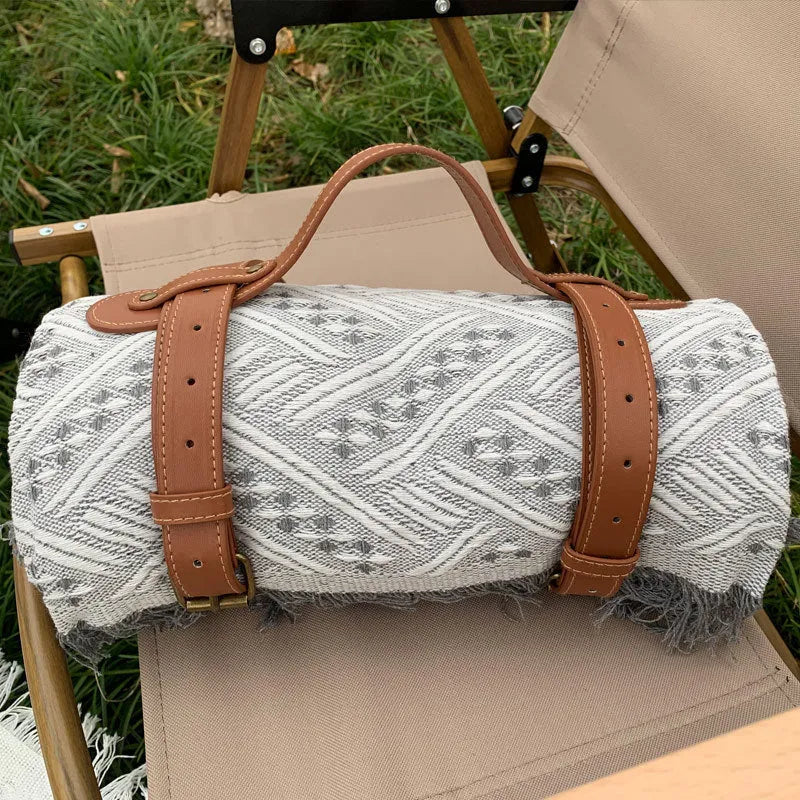 Knitted acrylic thickened checkerboard picnic mat with tassel edges and leather handle, khaki white colour, 130x180 cm
