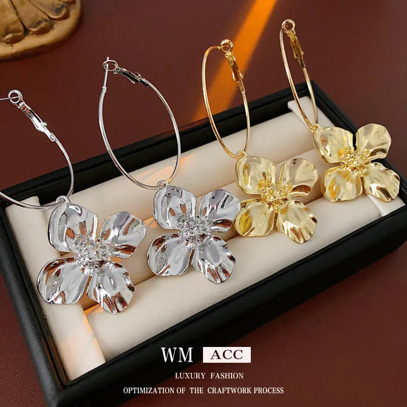 Personalised silver needle metal flower earrings in vintage geometric design, available in gold and silver colours.