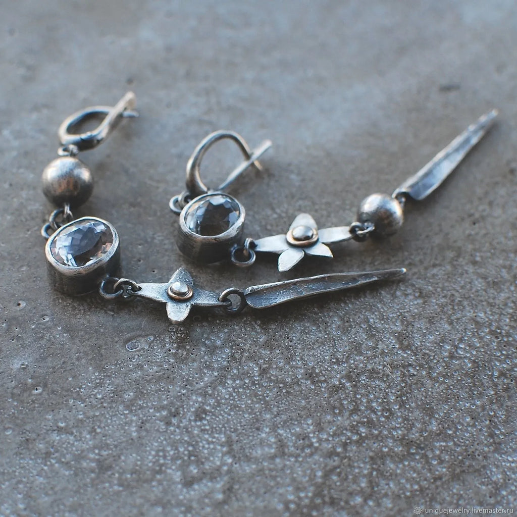 XINGX geometric antique silver-plated rhinestone pendant earrings showing long drop design