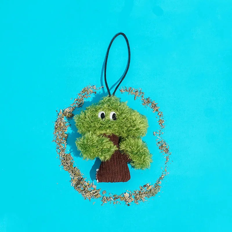 Pine tree shaped cat toy with mint bag pendant for biting and grinding in three sizes