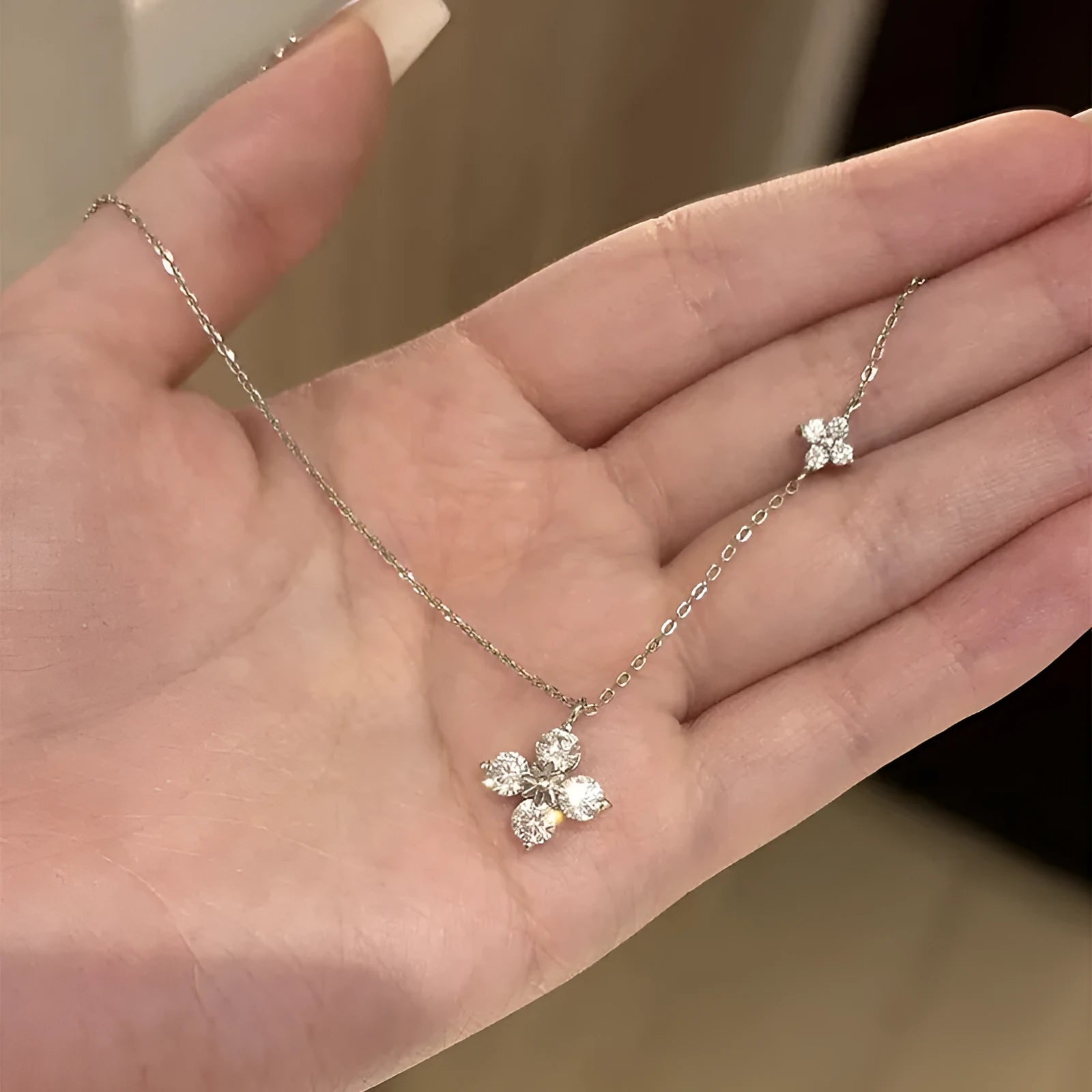 925 sterling silver clover necklace with flower pendant in white gold finish and O-shaped chain