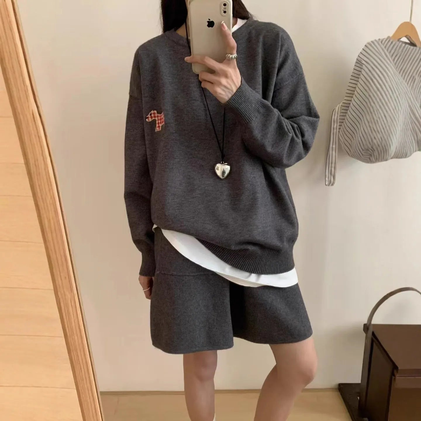 Women's casual knitted sweater and shorts suit with embroidery detailing and animal pattern