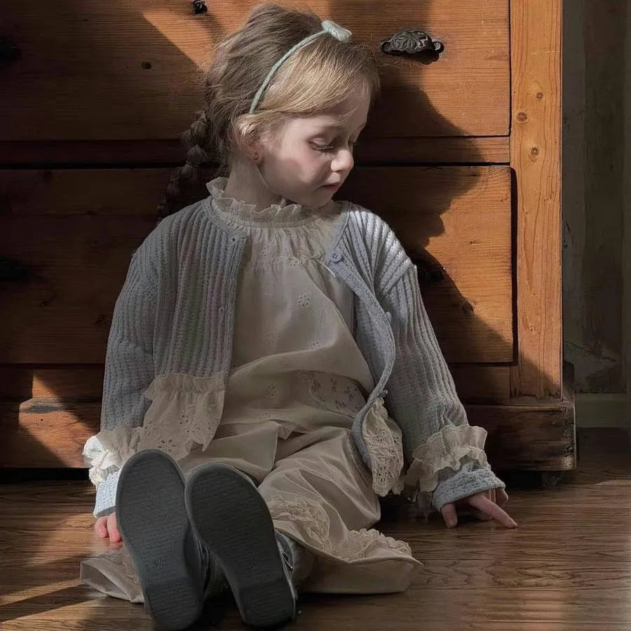 Girls' Mori style three-piece outfit with cotton cardigan, beige shirt and cake pants, sizes 90-140
