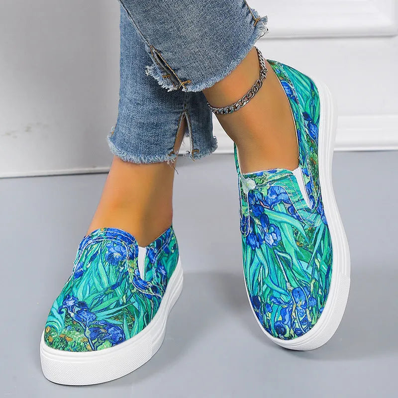 Women's low-top casual canvas slip-on shoes with flat rubber sole in multiple colours
