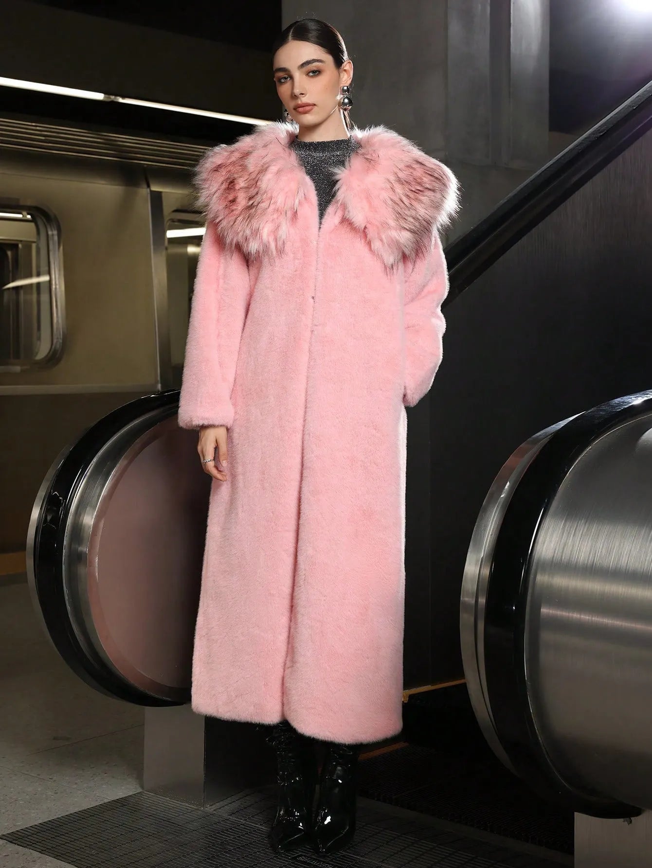 Women's long sleeve faux fur plush thermal long coat in pink with fur collar
