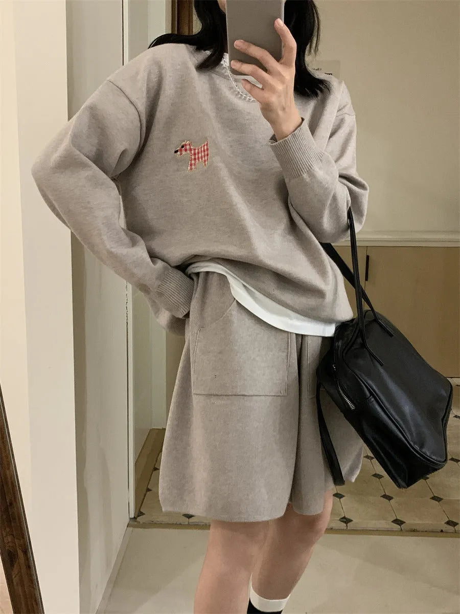 Women's casual knitted sweater and shorts suit with embroidery detailing and animal pattern
