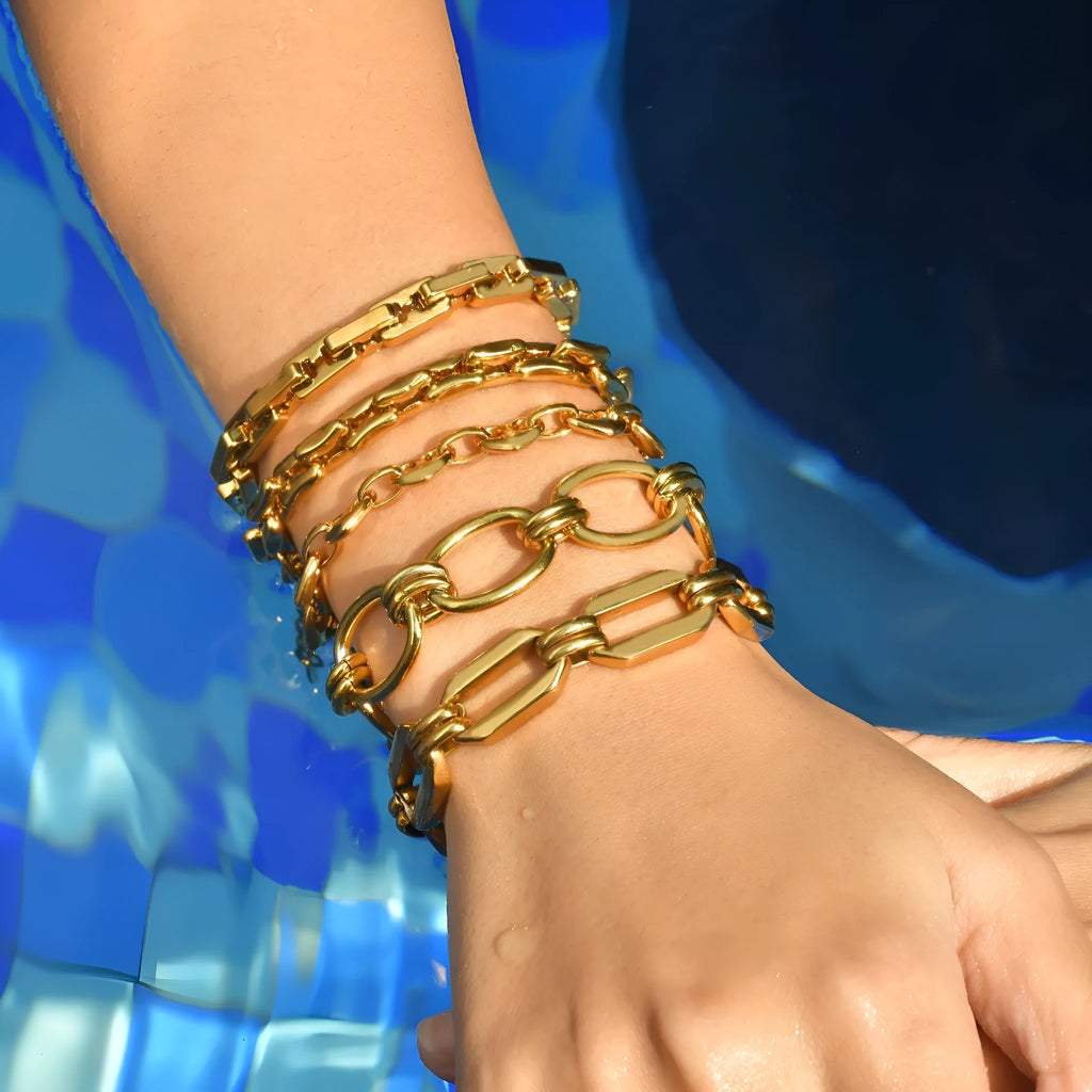 Stainless steel geometric bracelet in one of five colour codes, hip hop and ins-style all-match accessory