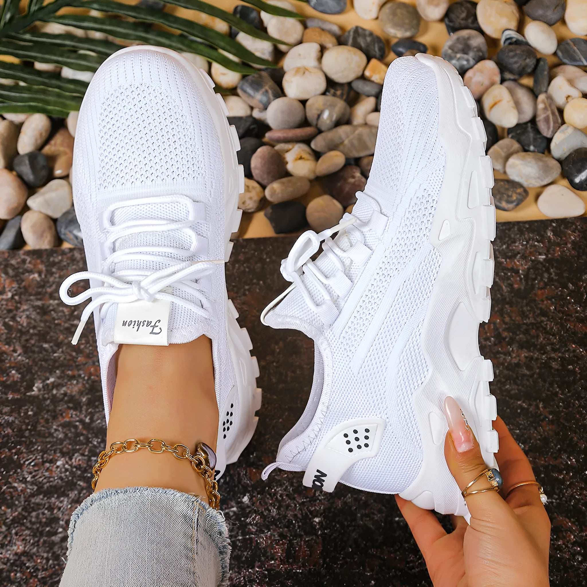 Women's low-top mesh sports shoes with platform heel in multiple colour options