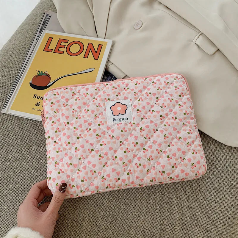 Cotton handbag for tablet with zipper in green flower pattern on white background