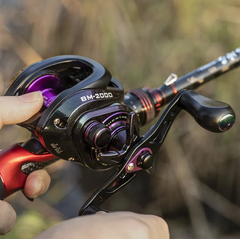 BM2000 fishing reel with magnetic brake water drop system in black colour