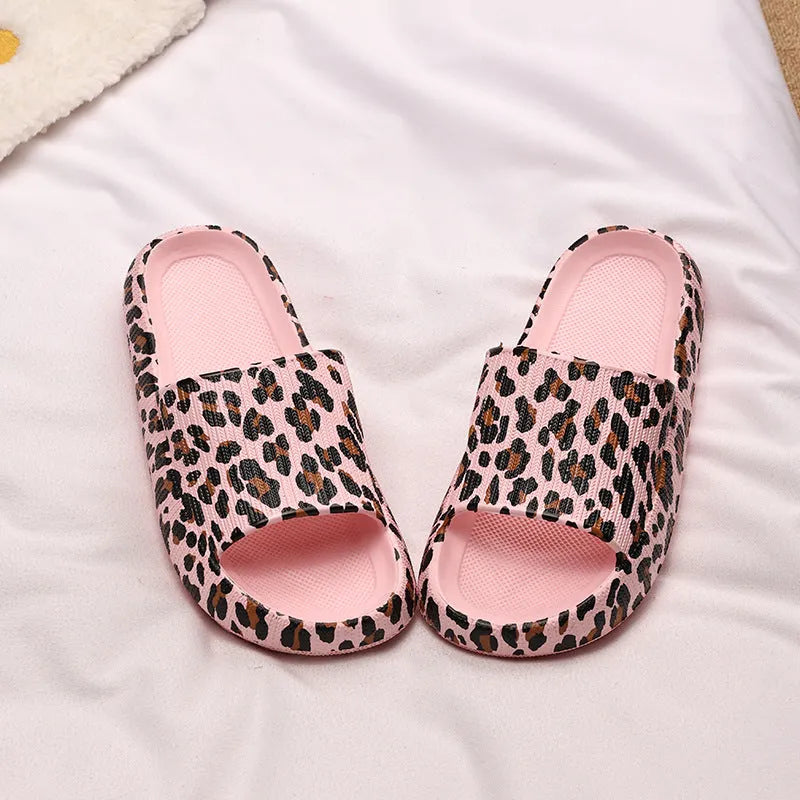 Women's leopard print slippers with thick EVA sole in Korean style fashion sandal design