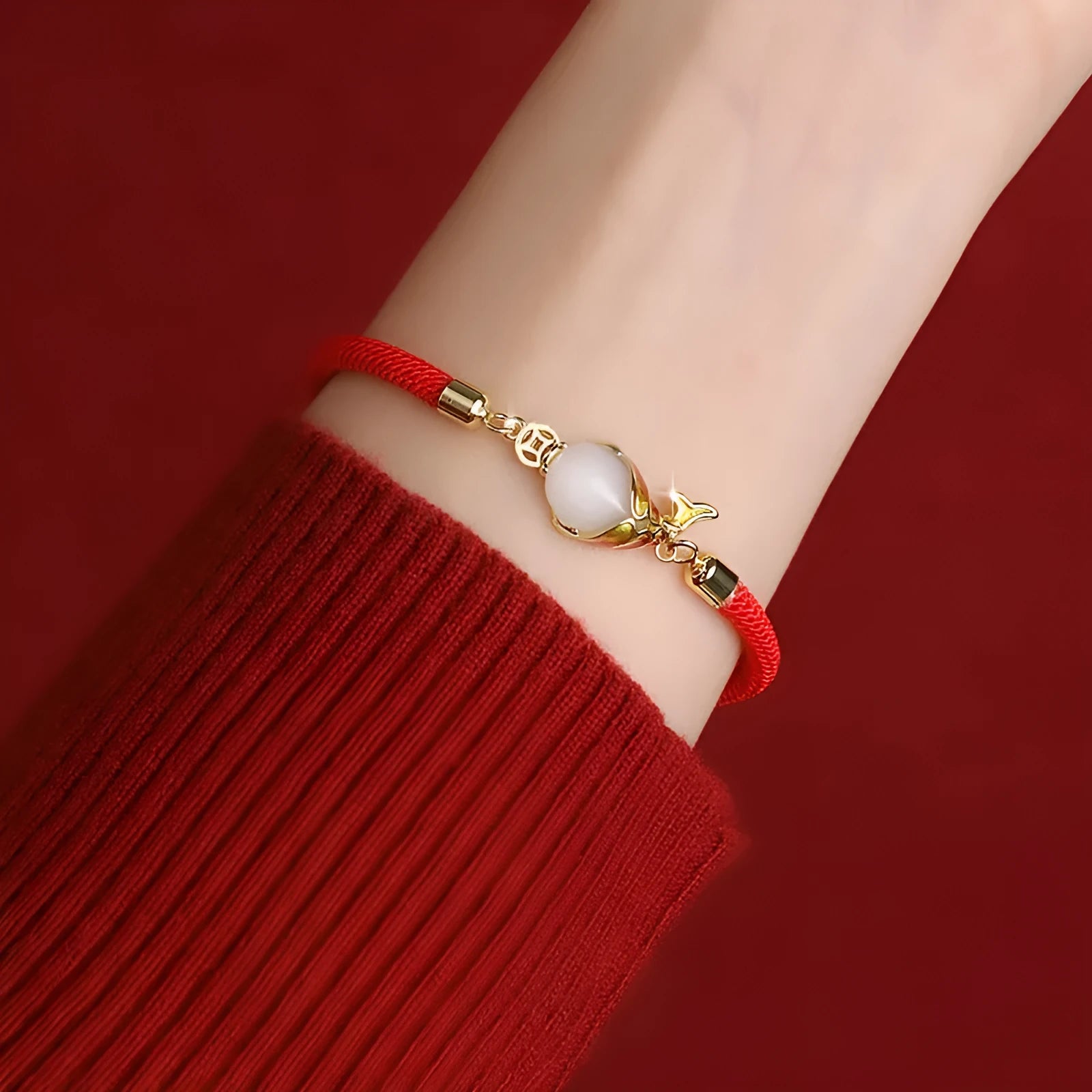 Copper carp literary necklace and red hand strap bracelet set with retro style.