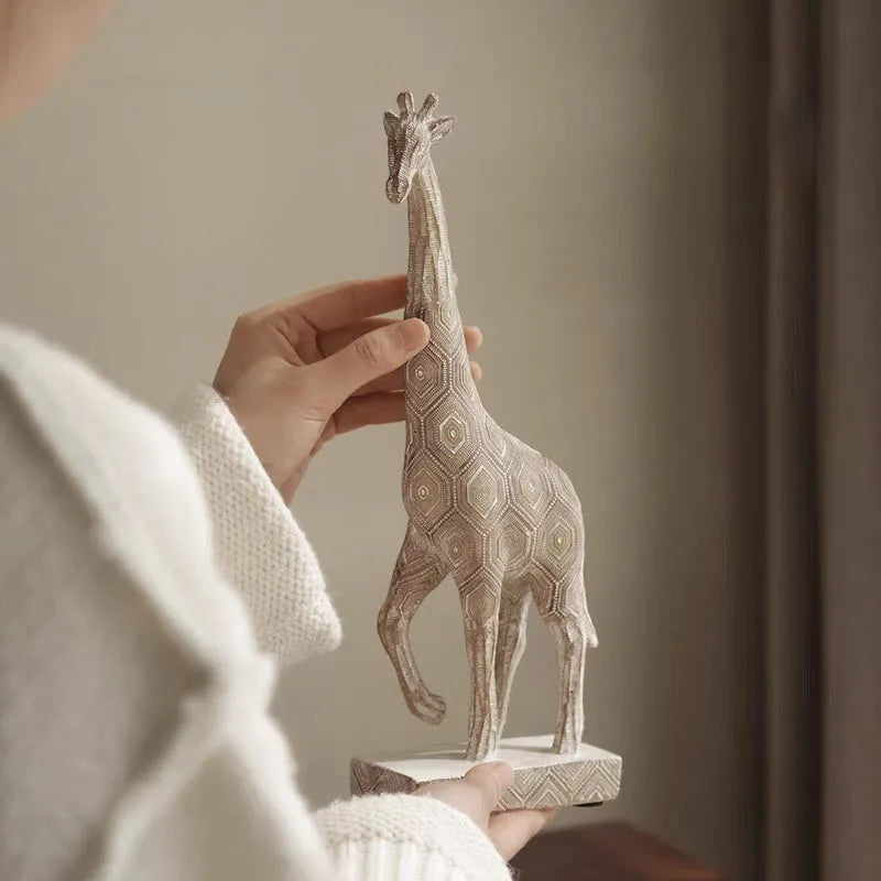 Wood colour European style giraffe resin ornament for shelf and cabinet decoration.