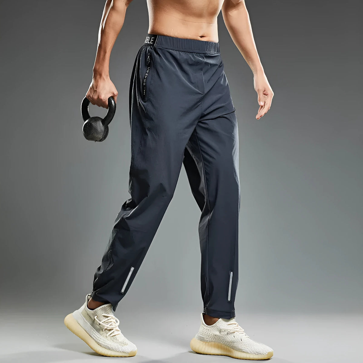 Quick-drying running pants for men in loose fit, multi colour options