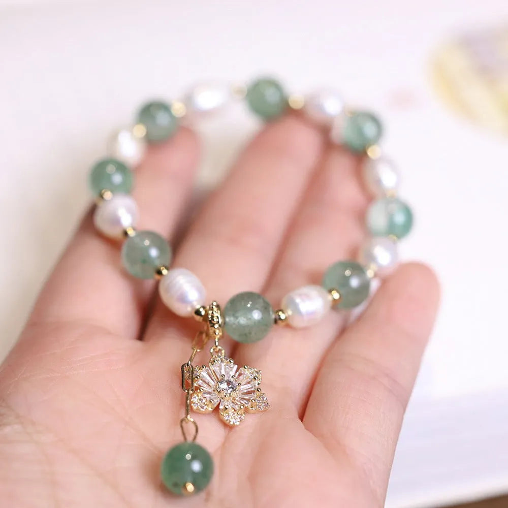 Green strawberry freshwater pearl bracelet with Chinese knot and peace buckle fastening