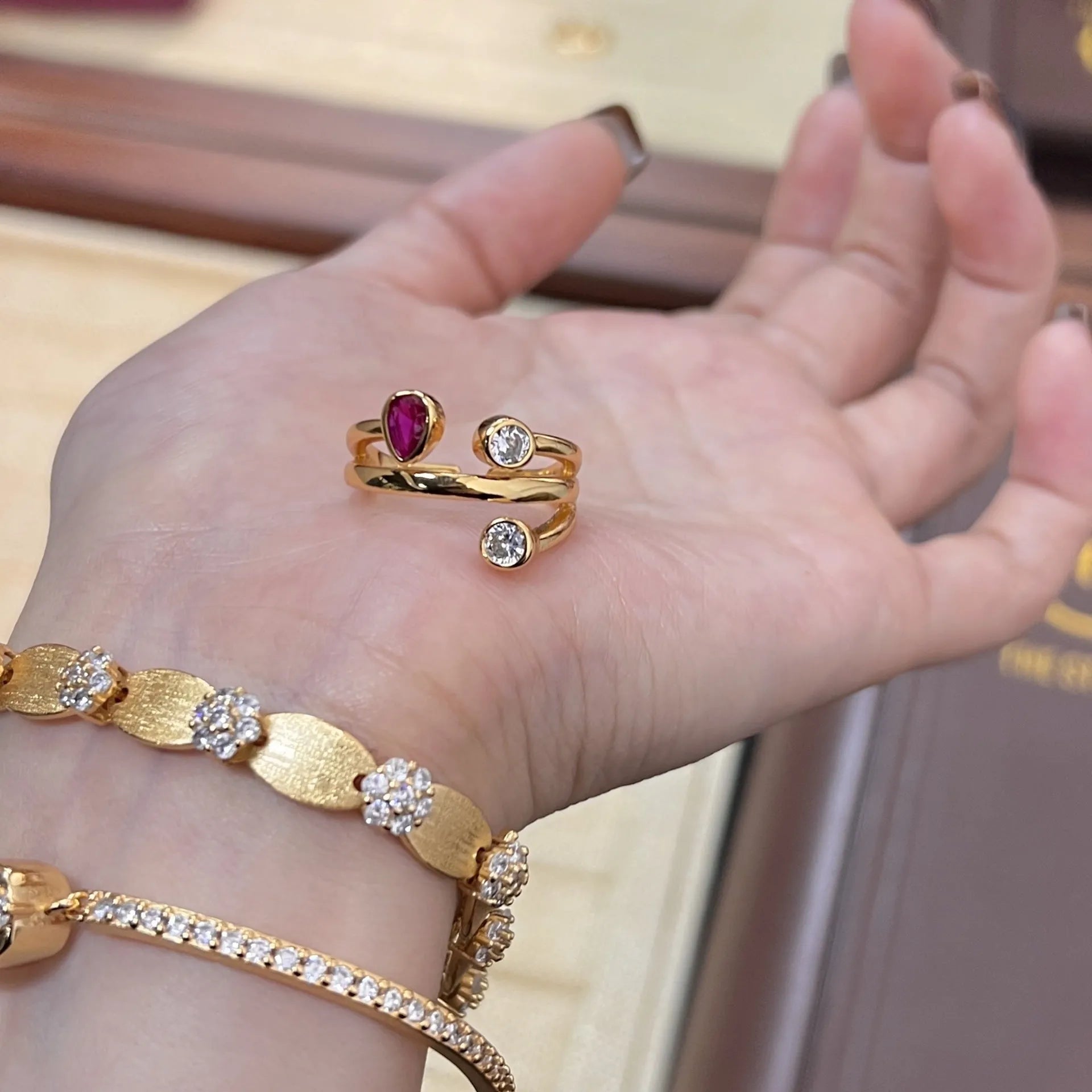 Double-headed diamond ring with irregular cross geometric shape in two-tone colours