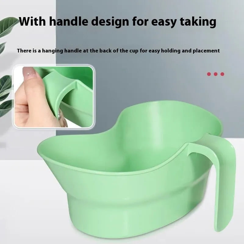Green plastic gargle cup for bedridden elderly oral care and nursing hygiene