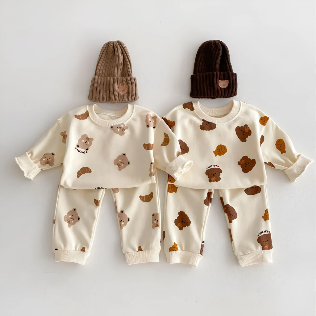 Bear round neck long-sleeve cotton suit for children with matching trousers, available in Bear or Flying Fish pattern and sizes 73cm to 110cm.