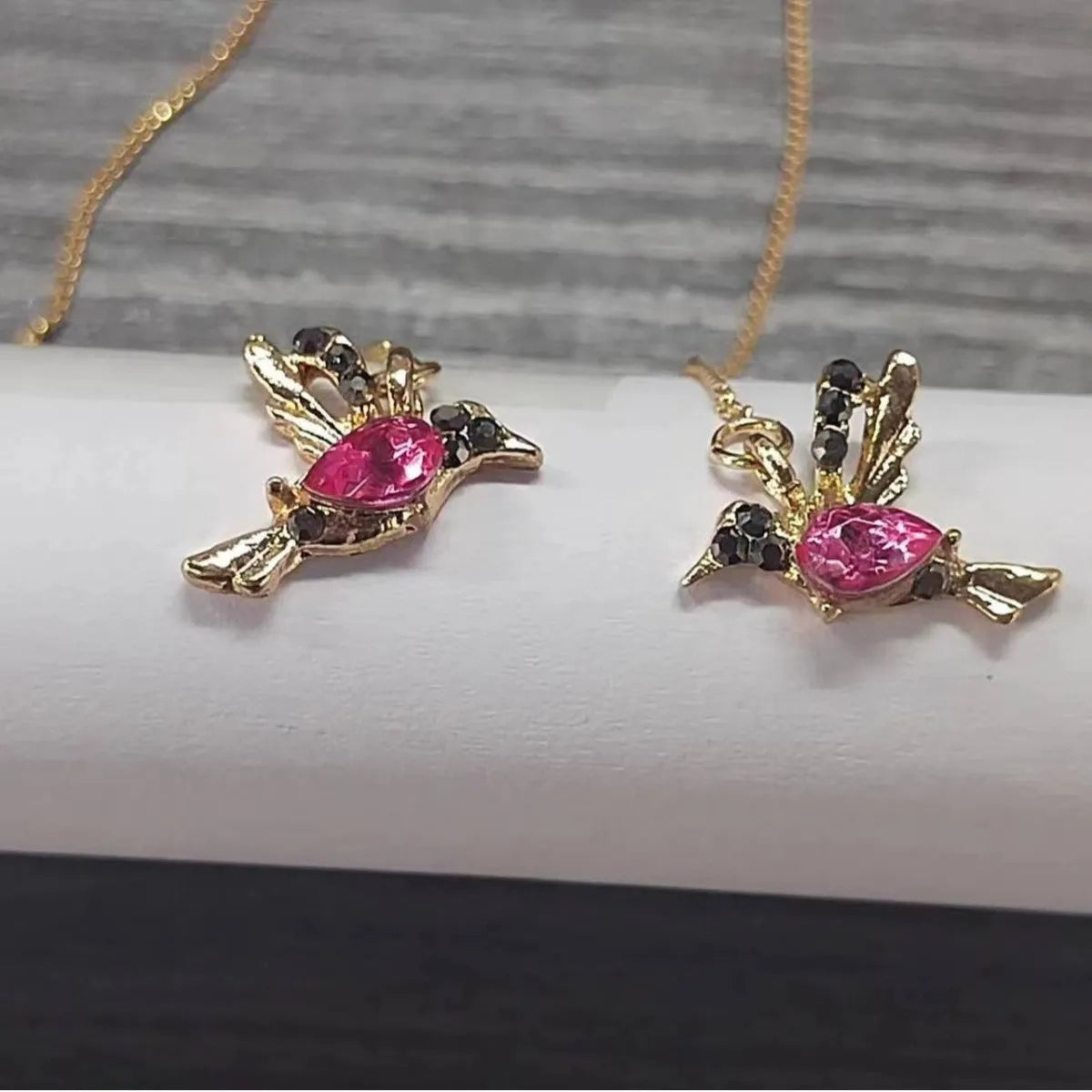 Bird hanging personalised long earrings with zirconium wings in blue, red or red lvzuan colours