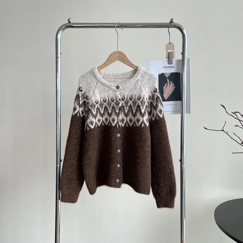 Women's jacquard pattern sweater coat with contrast colours in loose free size design