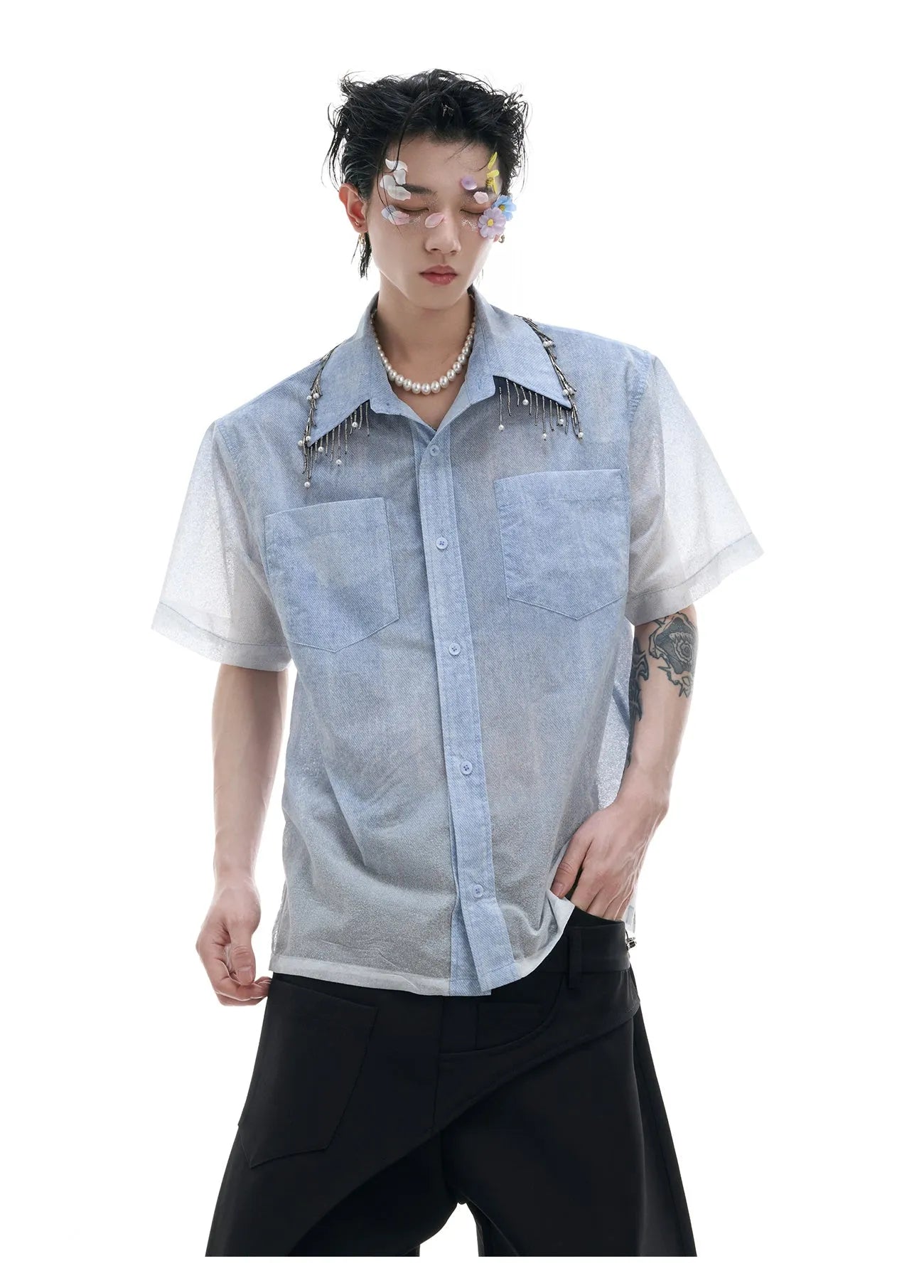 Men's loose fit blue and white gradient short sleeve shirt with quilted pattern