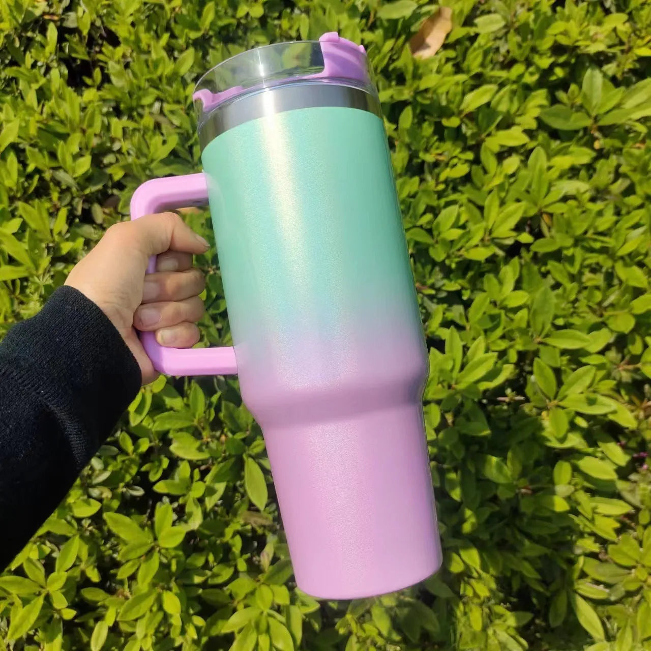 Tall stainless steel vacuum insulation cup in a gradient colour, showing its 27.5cm height and 10cm diameter.