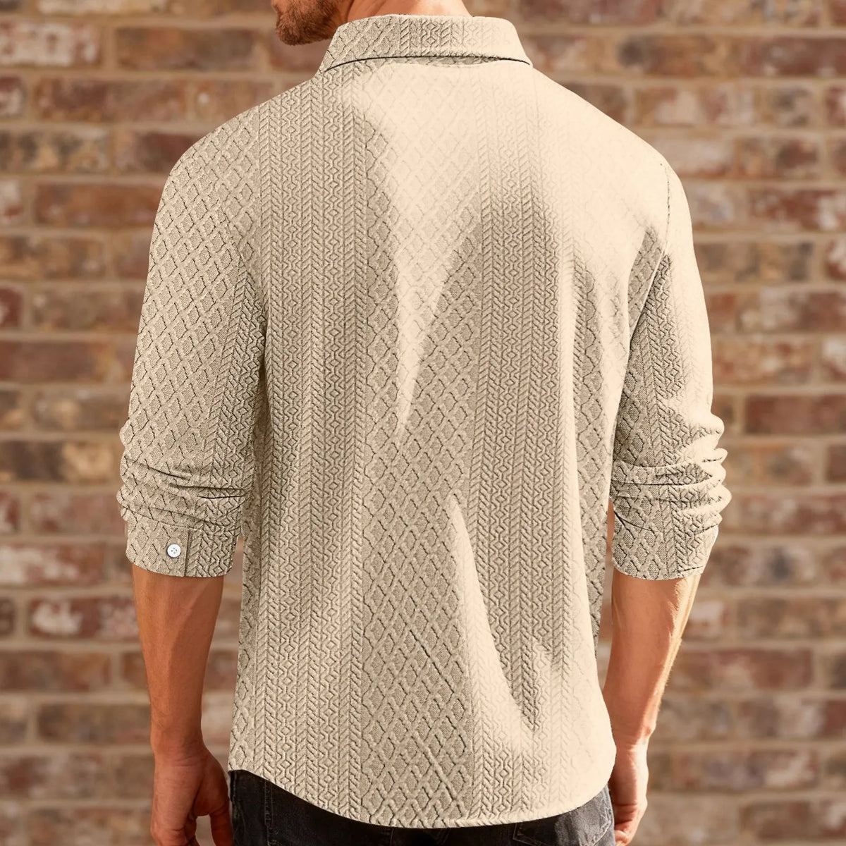 Men's knitted floral slim fit shirt with lapel collar, long sleeves and 3D patch pocket, available in seven colours.