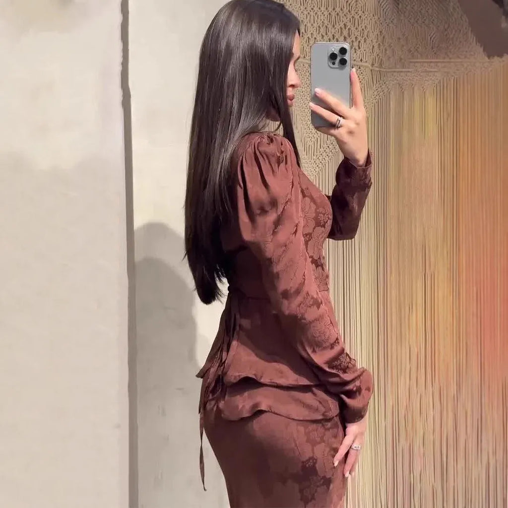Dark brown artistic retro dress with floral pattern, long sleeves, fake two-piece design and button detailing
