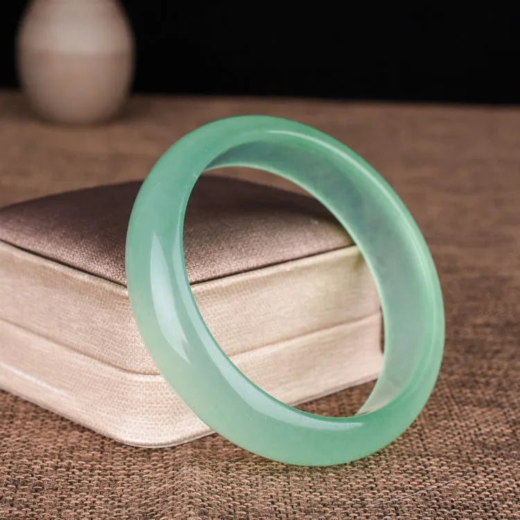 Quartz rock jade bracelet for women in modern simplicity style, blue or green colour options
