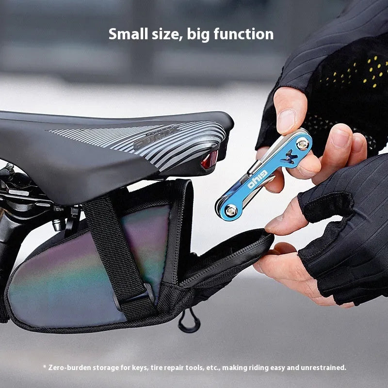 Bicycle waterproof rear bag with hanging taillight in black, 15x8x8cm, 1.5L capacity, composite fabric and mesh construction