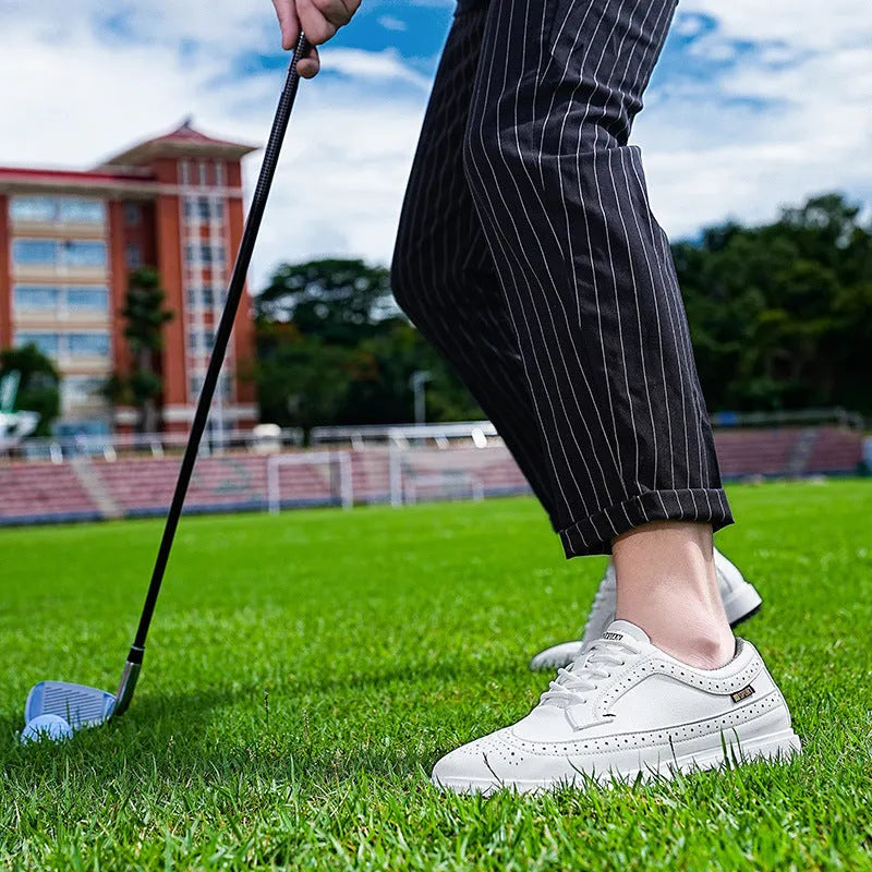 Men's golf shoes in genuine leather with non-slip rubber outsole in Lake Blue or White colour
