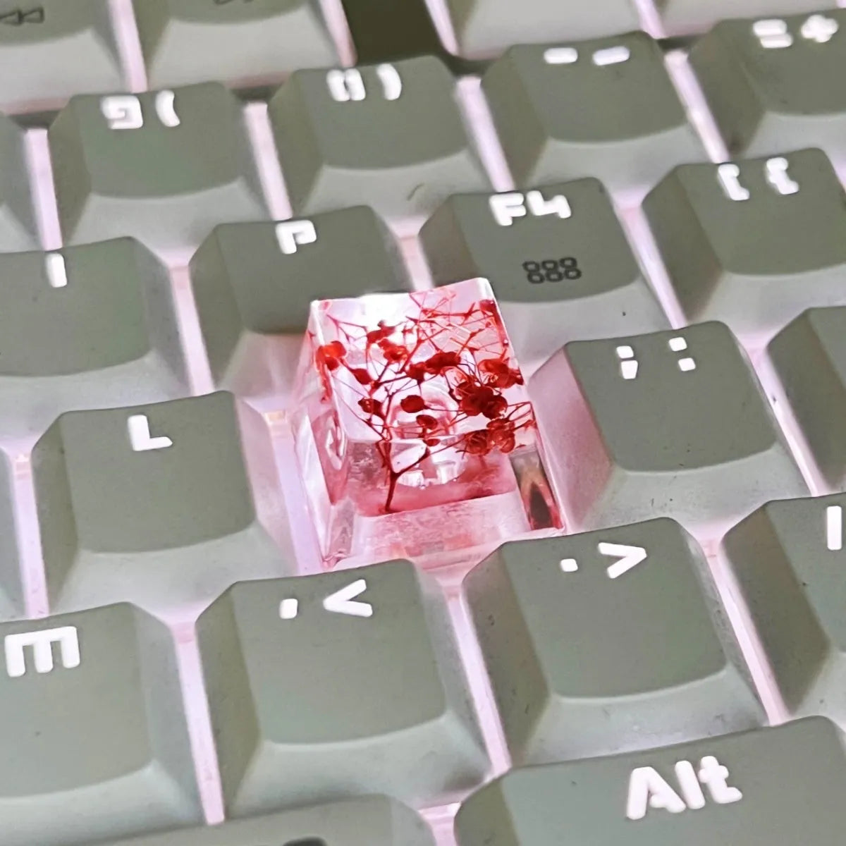 Resin mechanical keyboard keycap with starry sky pattern in transparent material