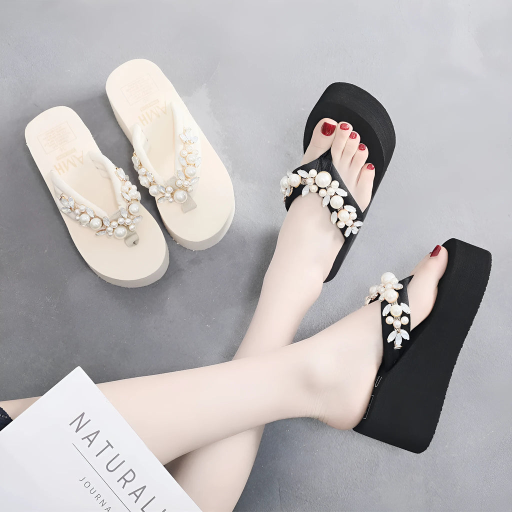 Women's high-heeled flip-flops in beige and black with cotton cloth straps