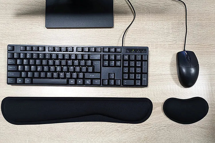 Memory foam wireless keyboard wrist rest mouse pad in black, non-slip rubber base, 460x85x25mm size