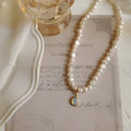 Adjustable vintage pearl alloy necklace with geometric pendant and French court design