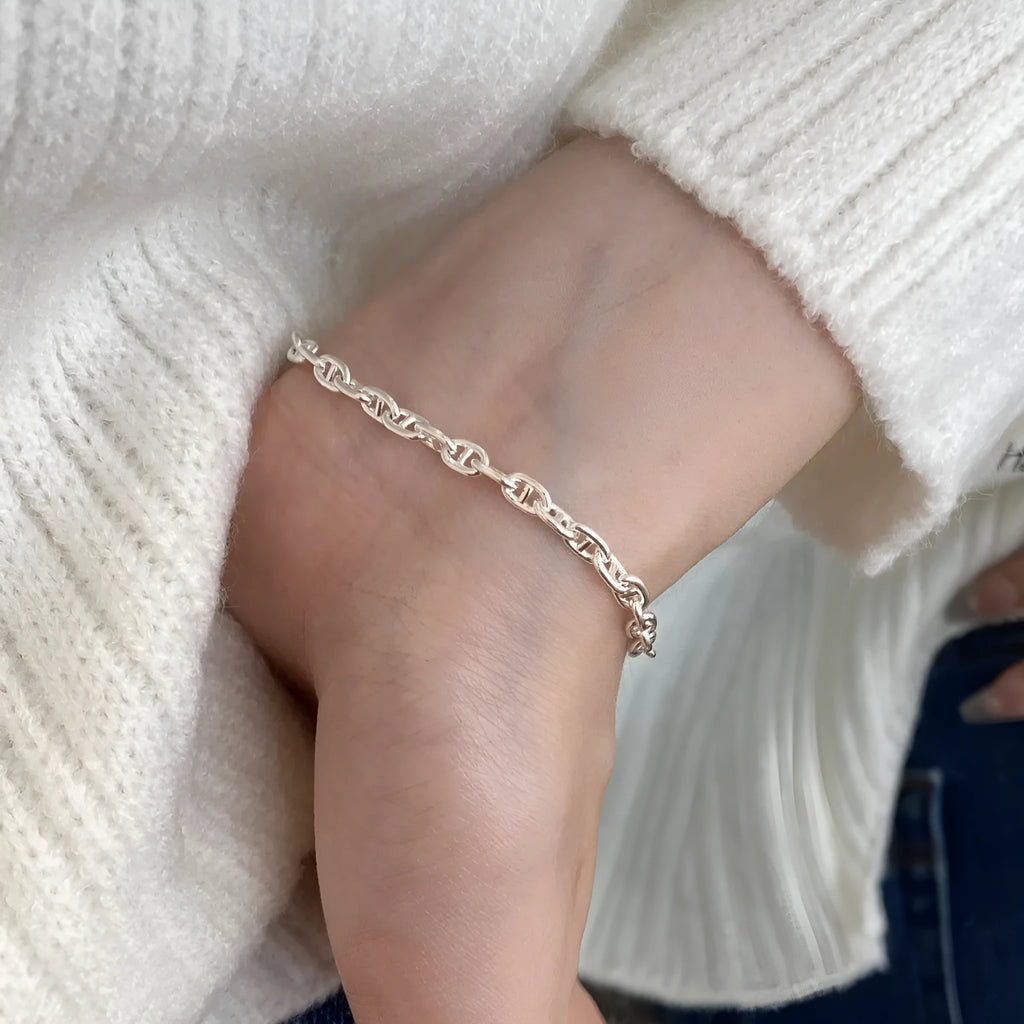 925 sterling silver chain bracelet with pig nose charm, polished silver colour, stackable design