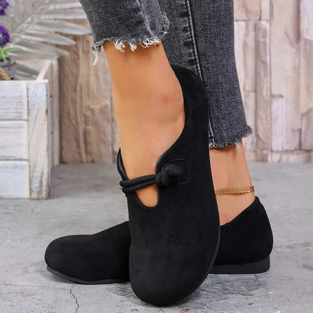 Round head slip-on flat shoes in solid colour, cowhide suede upper, low heel, flat rubber sole, sizes 36-43