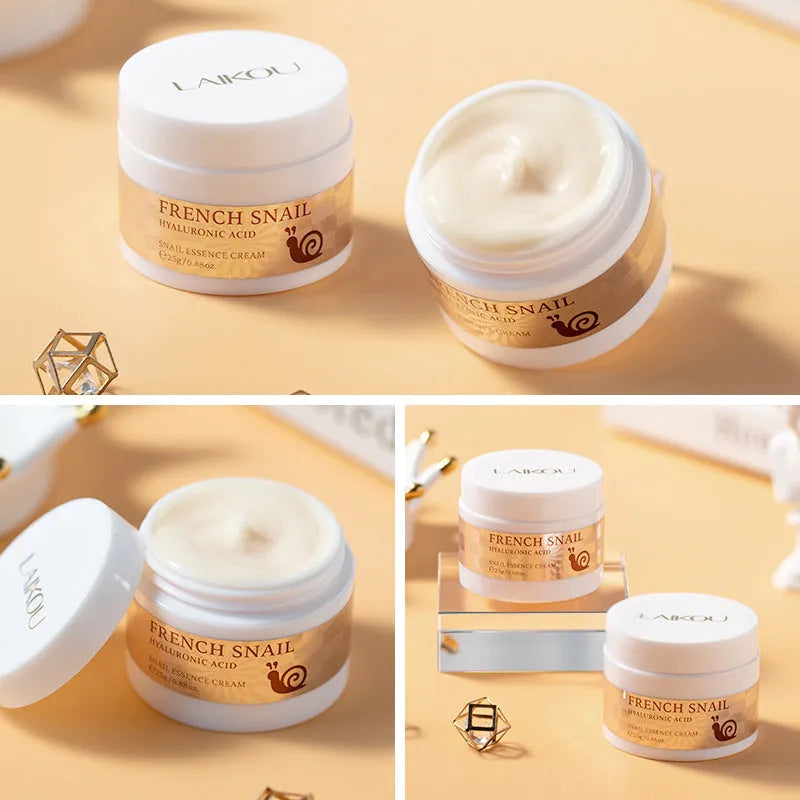 Sakura Cream Moisturizing Lotion 25g VC Essence cream in a compact jar for face moisturising and hydration