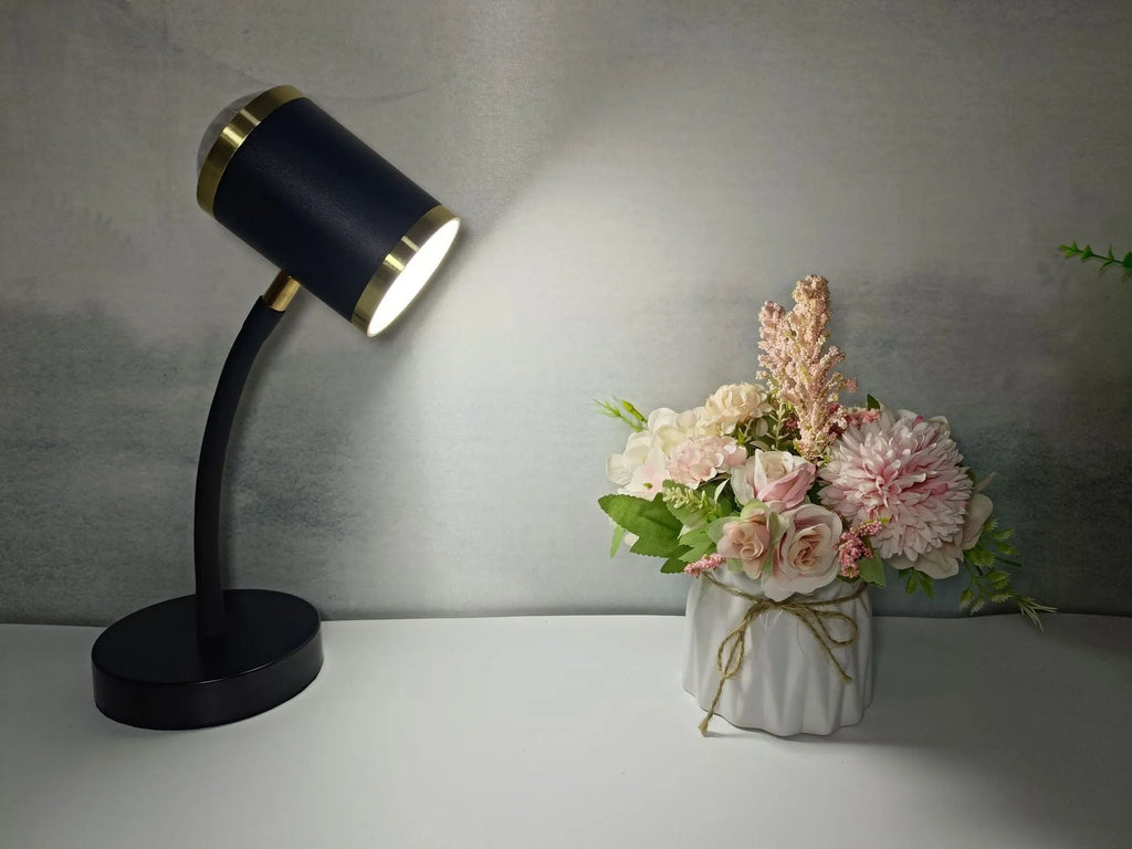 Black double-headed photography studio lamp with two adjustable light heads on 32cm metal frame