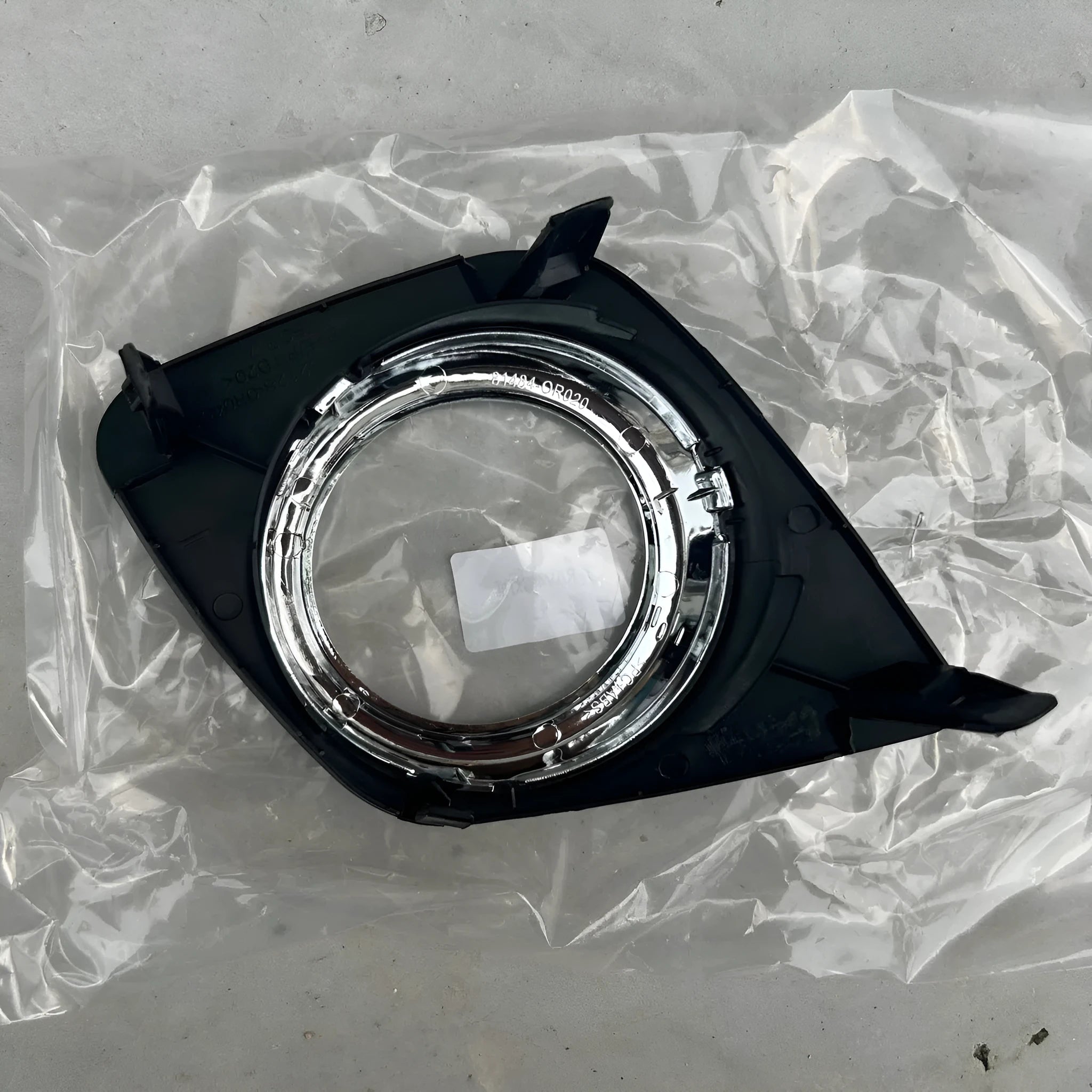 Black Toyota RAV4 front bumper anti-fog cover for small light area protection