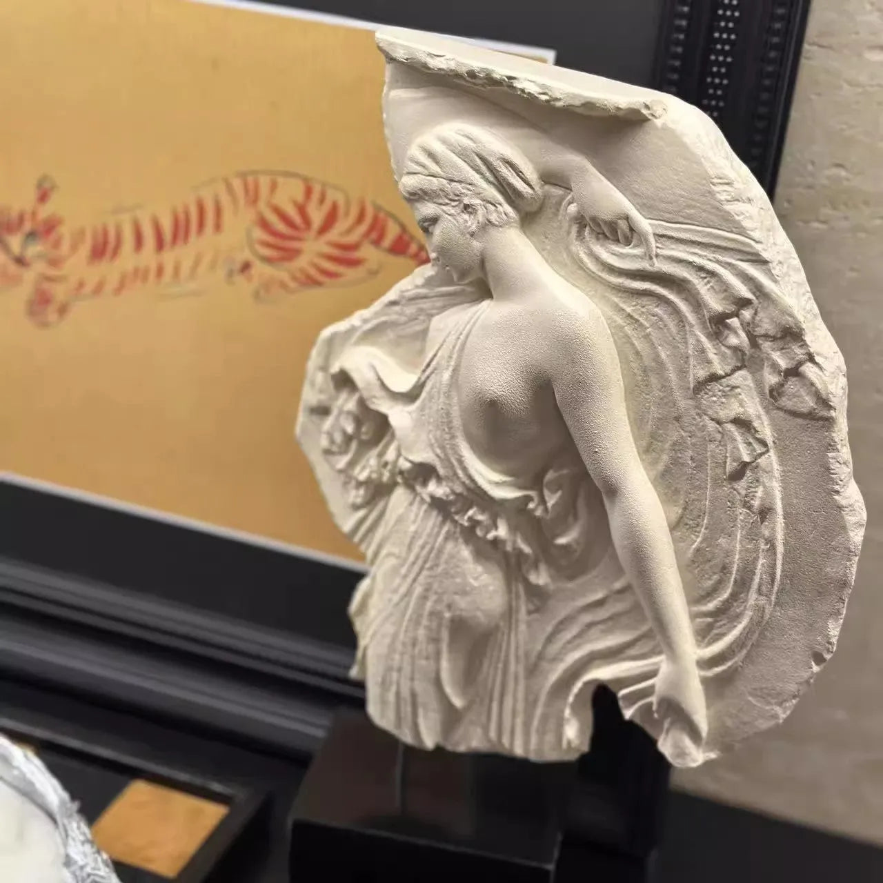 Wine Goddess decorative resin sculpture ornament in modern European style.