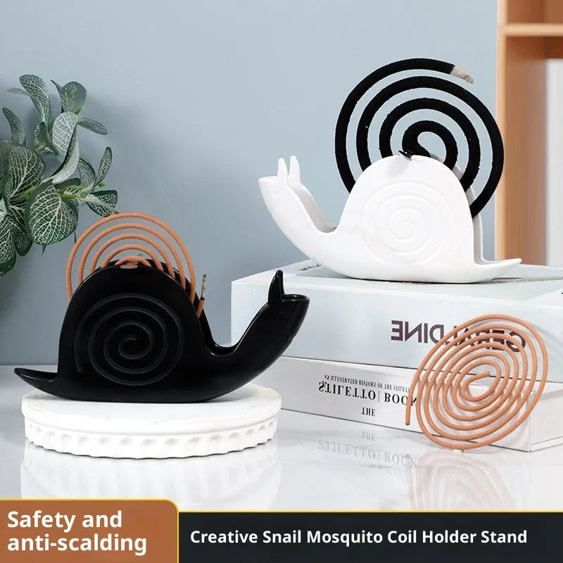 Plastic single-layer mosquito incense holder in black or white with animal-style design for bedroom use